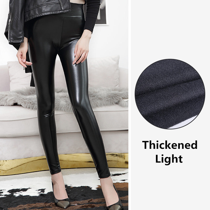 Leggings, in leather look