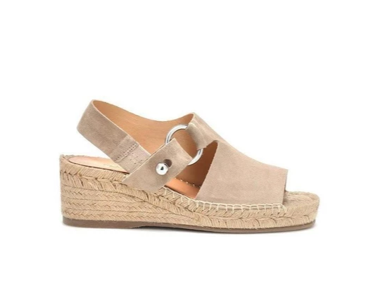 Comfortable women's sandals made of hemp rope 