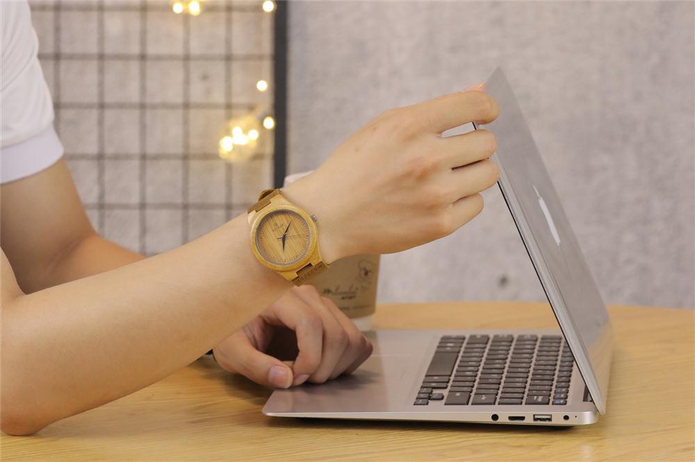 Unisex bamboo quartz watch